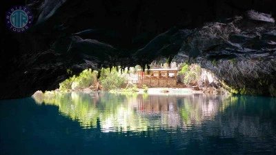 Grotte Altinbesik depuis Side