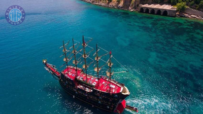 رحلة سفينة القراصنة في سيريك