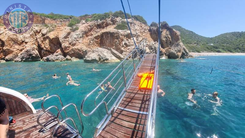 Slide 7 - Relax Boat