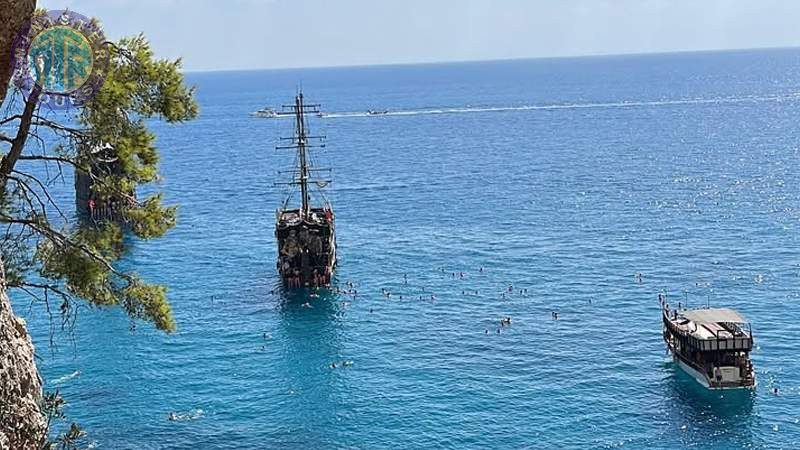 Slide 4 - Kemer Relax Boat