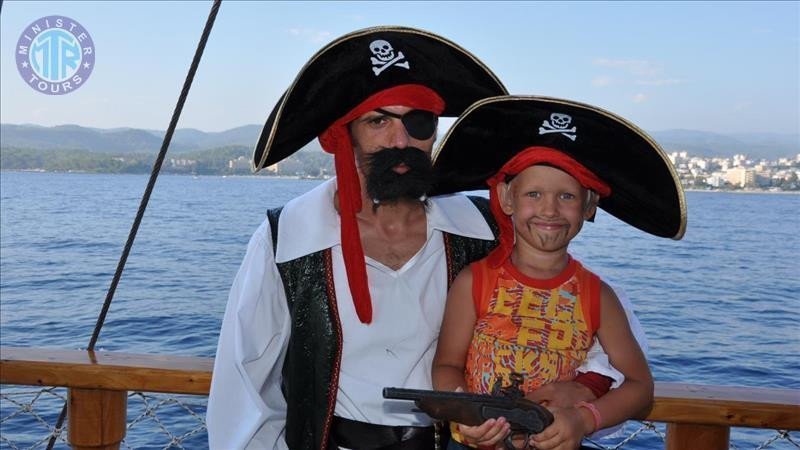 Alanya pirate boat trip2