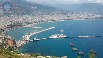 رحلة السفينة كاتاماران في كيستيل