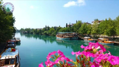 Plaukimas jachta Manavgat upe iš Alanijos